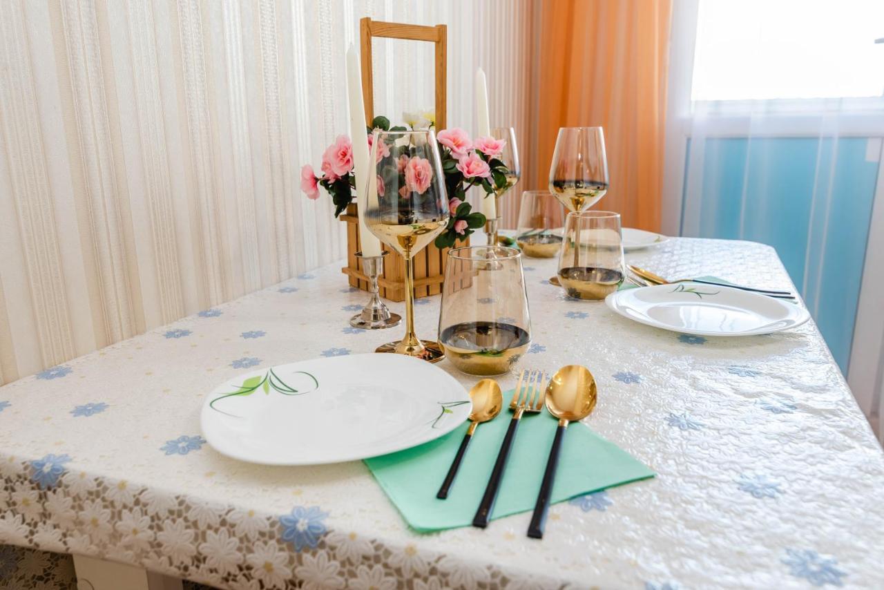 Akvarel Apartment Near Adk الماتي المظهر الخارجي الصورة