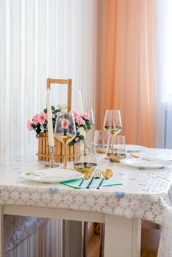 Akvarel Apartment Near Adk الماتي المظهر الخارجي الصورة